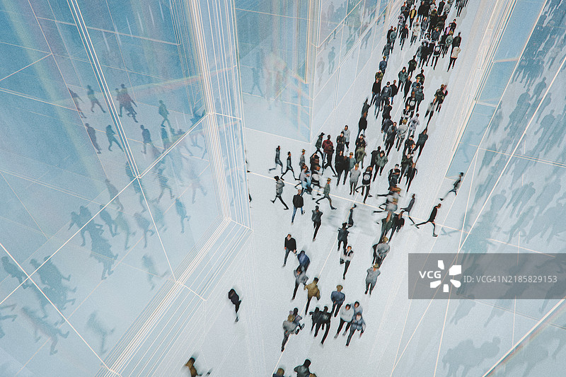 人群在虚拟现实街道上行走图片素材