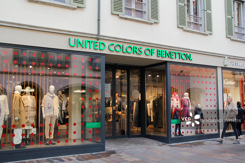 意大利贝尔加莫的联合色彩本尼顿商店图片素材