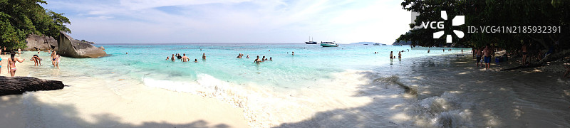 海滩与天空的全景视图图片素材