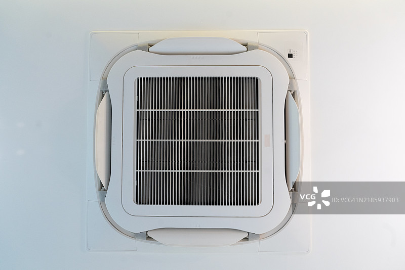 天花板安装的空调通风口图片素材