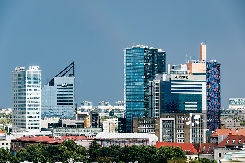 爱沙尼亚塔林市中心的现代摩天大楼，鸟瞰图图片素材
