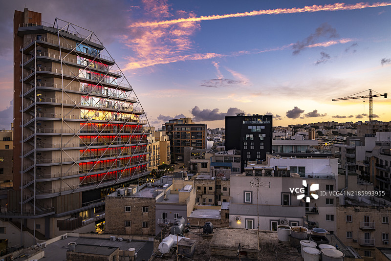 圣朱利安的蓝色时刻天际线图片素材