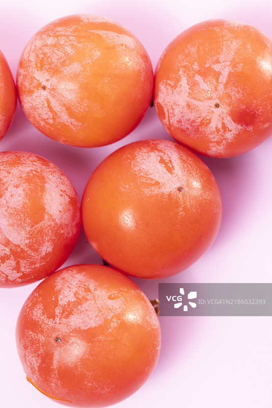 白色背景上的中国柿子图片素材