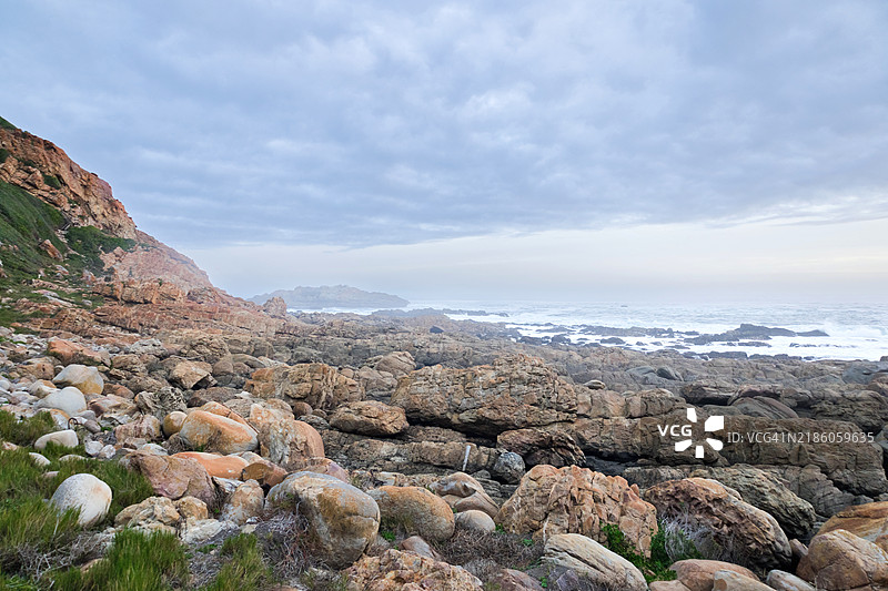 南非西开普省普莱滕贝格湾附近罗贝格自然保护区的海岸风光图片素材