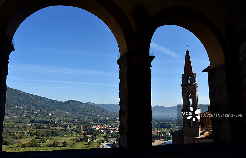 瓦萨里走廊的风景与钟楼图片素材