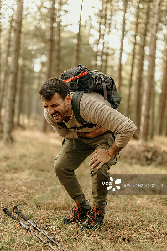 走路时的疼痛图片素材