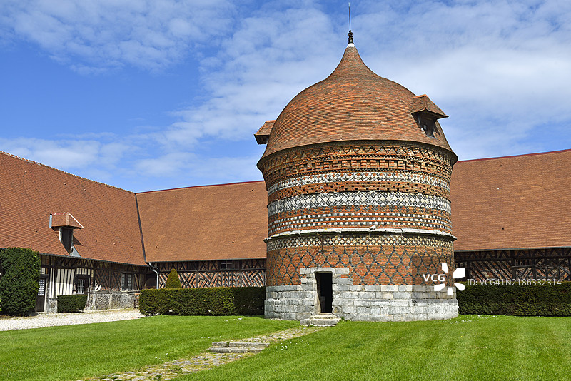 安戈庄园的鸽子屋，16世纪，曾是船主杰汉·安戈的夏季住所，他为法国国王弗朗索瓦一世提供船只，位于法国诺曼底地区的瓦朗日维尔-苏尔-梅，靠近迪耶普，塞纳-马恩省。图片素材