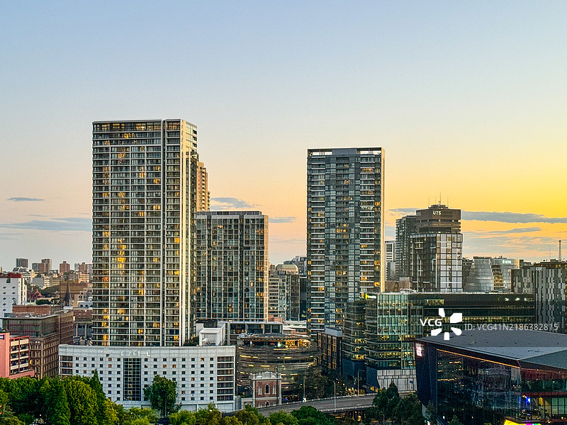 从高处俯瞰悉尼的城市天际线图片素材