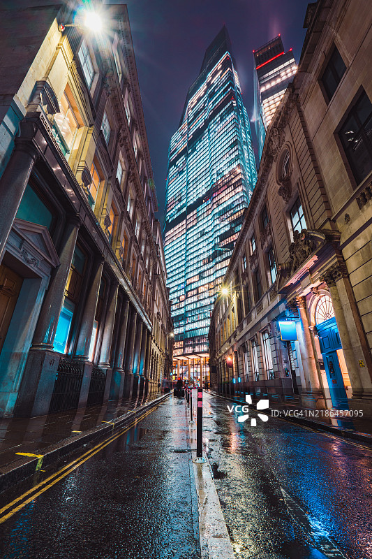 伦敦市夜晚的街景图片素材