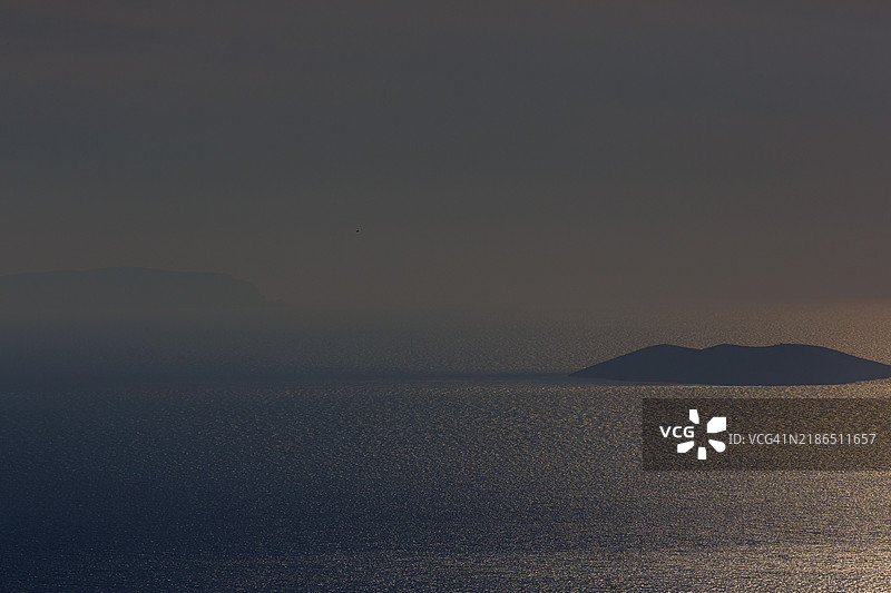 位于罗德岛方向的爱琴海小岛图片素材