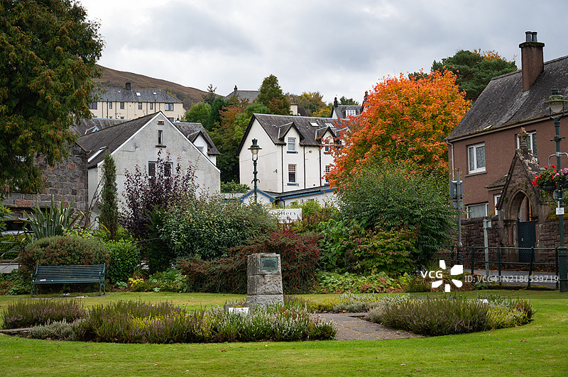 苏格兰西高地小径尽头附近的福特威廉镇宁静广场图片素材