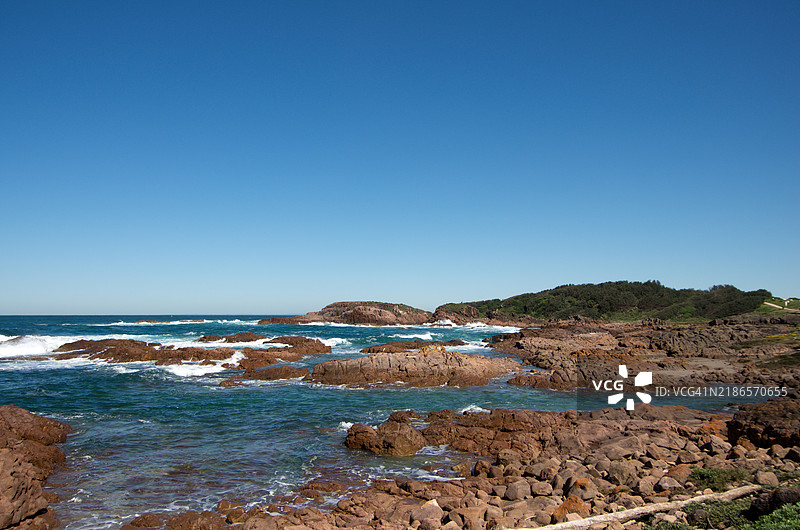 汤玛瑞海岸步道，位于澳大利亚新南威尔士州安娜湾的比鲁比角与渔人湾之间，汤玛瑞国家公园内。图片素材