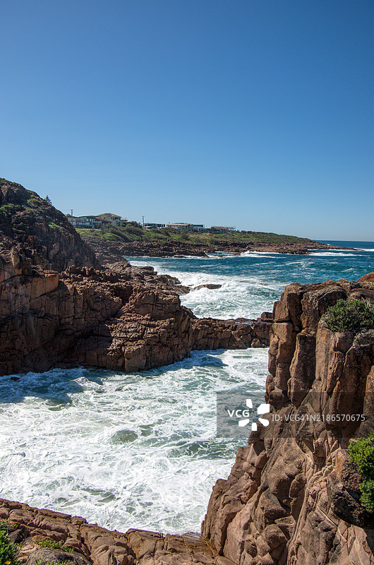 从艾瑞斯·摩尔瞭望台俯瞰费舍曼湾，托马里海岸步道，托马里国家公园，安娜湾，新南威尔士州，澳大利亚图片素材