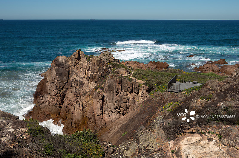 艾瑞斯·摩尔瞭望台，托马里海岸步道，托马里国家公园，安娜湾，新南威尔士州，澳大利亚图片素材
