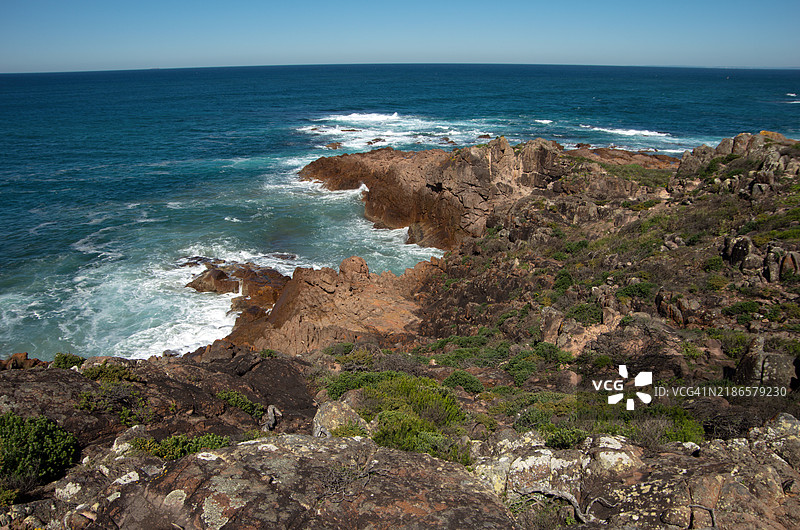 汤玛瑞海岸步道，位于澳大利亚新南威尔士州安娜湾的比鲁比角与渔人湾之间，汤玛瑞国家公园内。图片素材