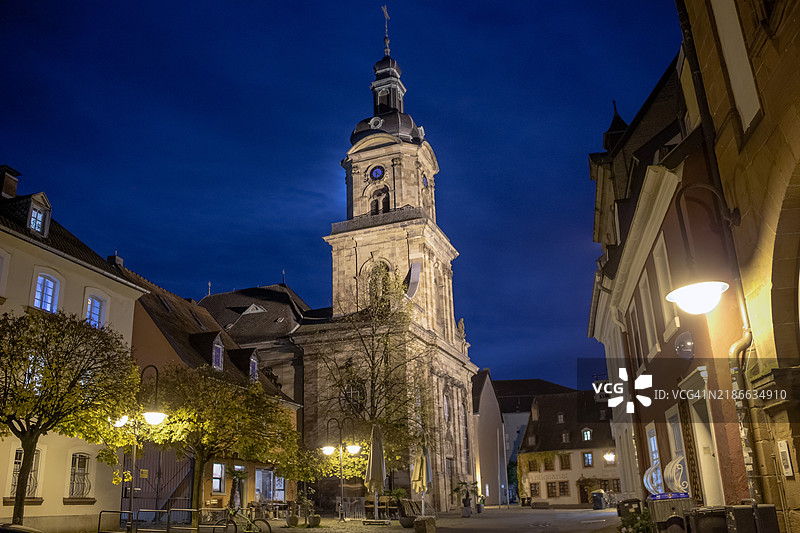 德国萨尔布吕肯的圣约翰洗者大教堂夜景图片素材