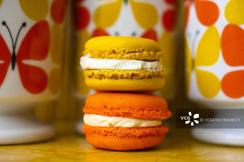 法式马卡龙特写，色彩丰富的复古风格法式糕点特写图片素材