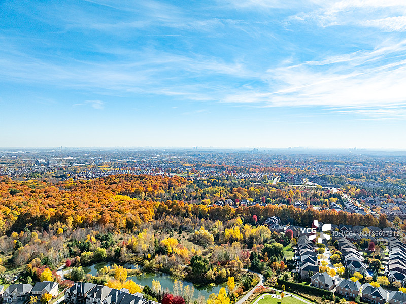 加拿大沃恩伍德布里奇的松村大道的维洛尔村和科特赖特保护中心图片素材