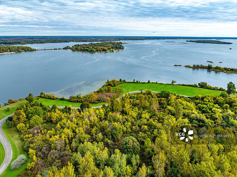 安大略省南斯托蒙特的长索特公园大道鸟瞰图图片素材