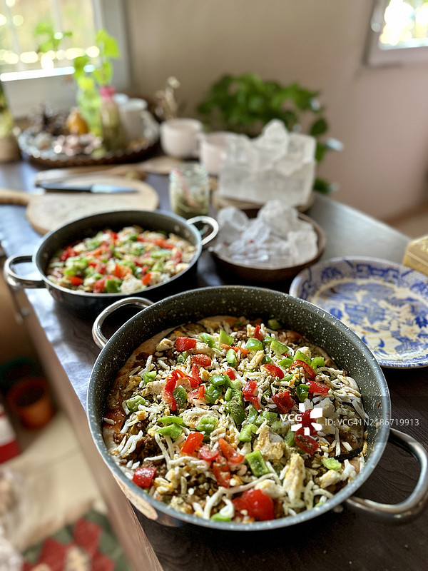 在家制作披萨图片素材