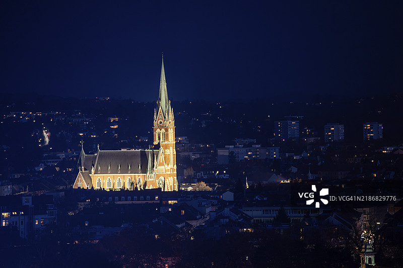 赫尔茨耶稣教堂，格拉茨最高建筑，夜景，格拉茨，施蒂利亚，奥地利，欧洲图片素材