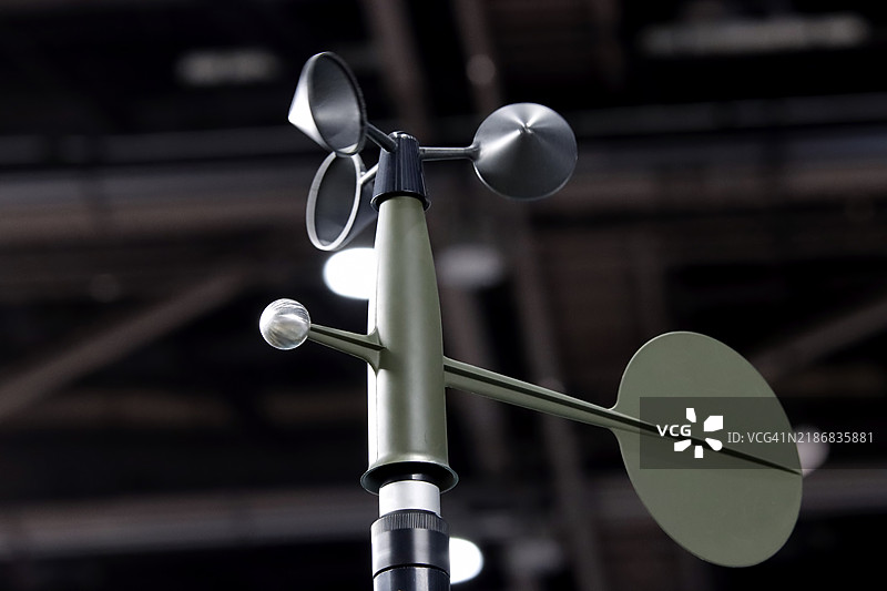 风速和风向的气象仪器图片素材