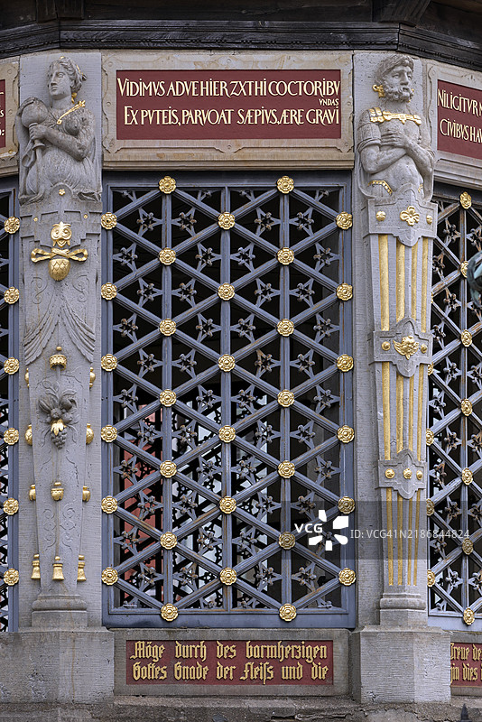维斯马水厂的细节，建于1861年，市场广场，维斯马，梅克伦堡-前波美拉尼亚，德国，欧洲图片素材