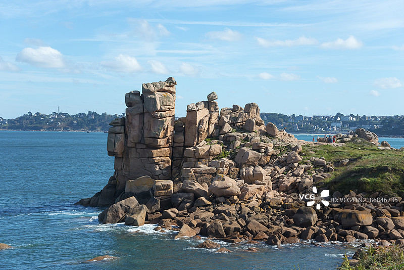 普洛曼纳赫的海岸风光,壮观的悬崖和海景,佩罗斯-吉雷克,阿摩尔海岸,布列塔尼,法国,欧洲图片素材