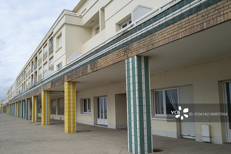 街道上的房屋正面图片素材