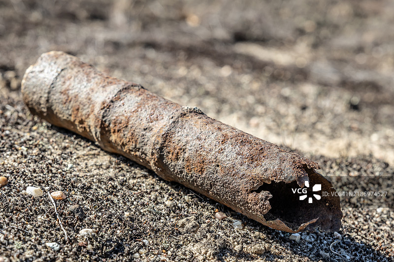 一把旧机枪的生锈部件图片素材
