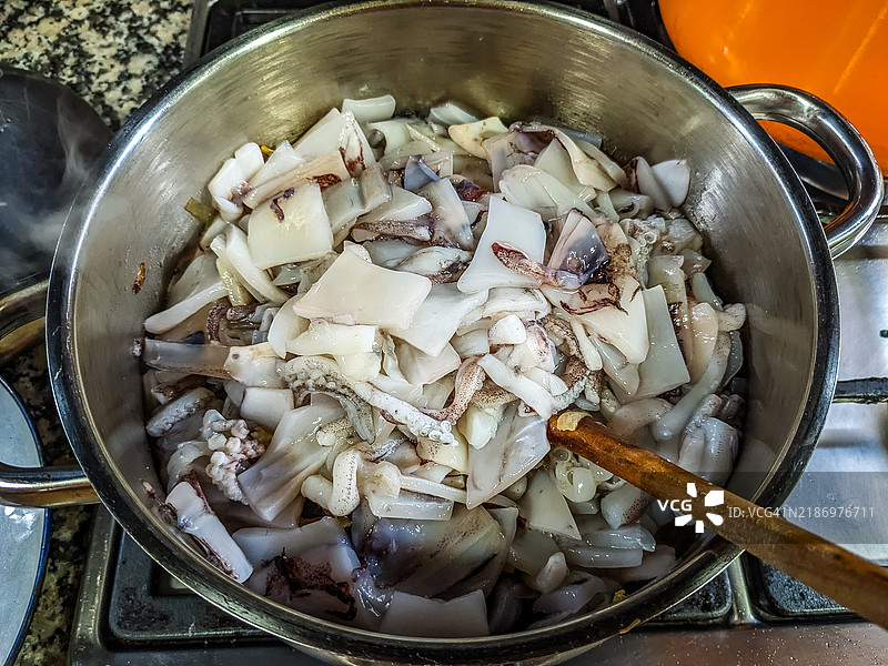 在家烹饪章鱼图片素材