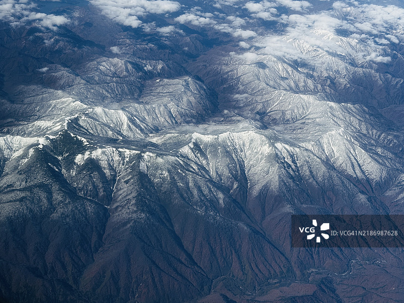 日本雪山的鸟瞰图图片素材