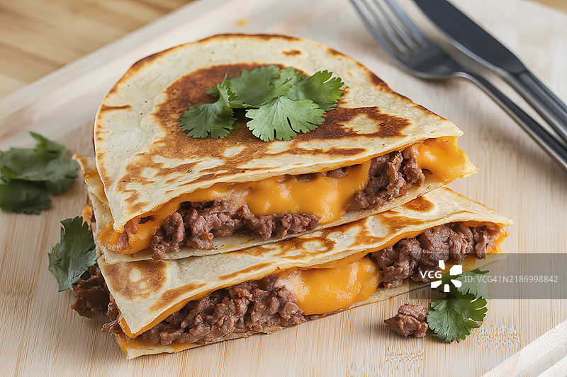 一堆切达奶酪玉米饼图片素材