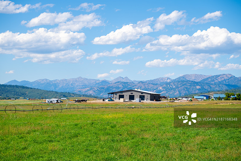 田野与天空的美丽景色，杰克逊，密西西比州，美国图片素材