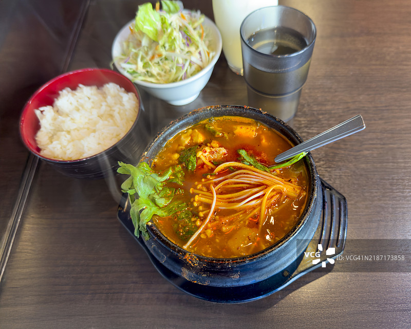 荷尔蒙嫩豆腐套餐（辣味嫩豆腐炖菜套餐）图片素材