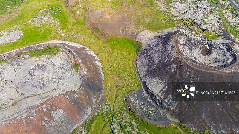 冰岛西部地区博尔加内斯的高角度土地视图图片素材