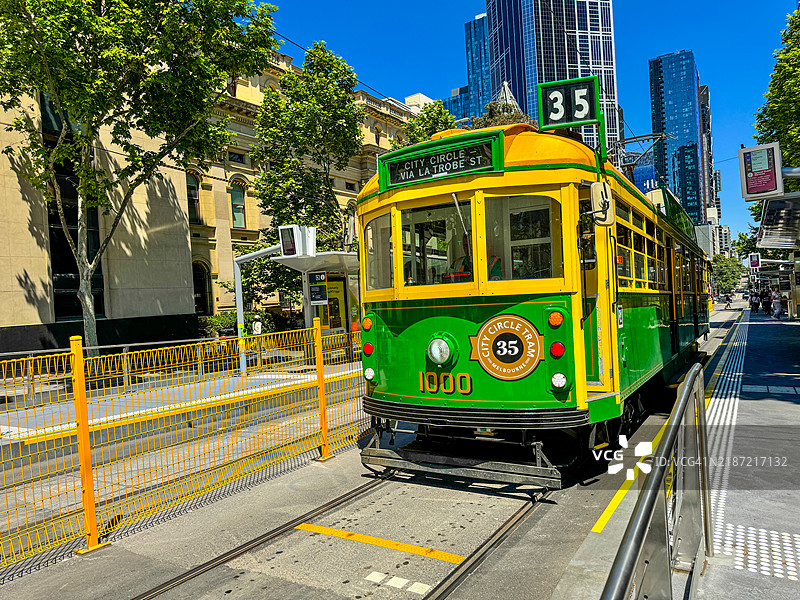 墨尔本的35号城市环线电车图片素材