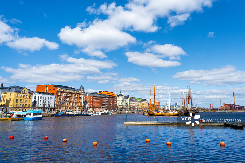 芬兰赫尔辛基的老港口夏季景色图片素材