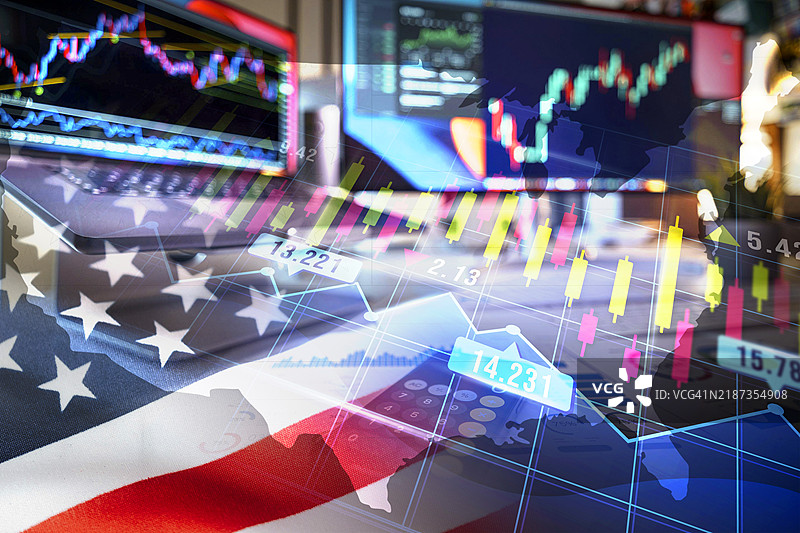 美国国旗和地图，数字图表和计算器 - 经济图表图片素材