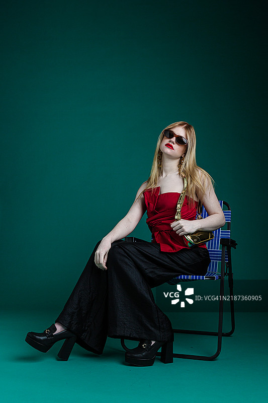 美丽时尚的女性图片素材