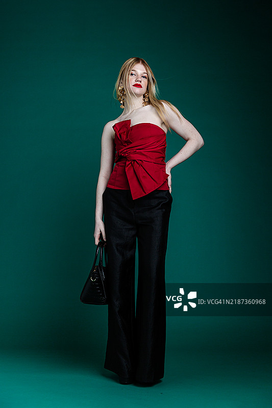 美丽时尚的女性图片素材