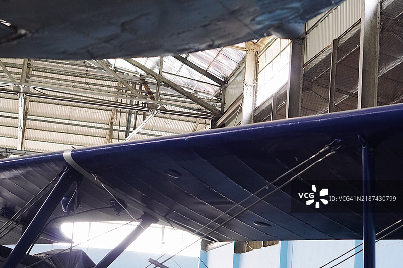 复古军用飞机机身特写图片素材