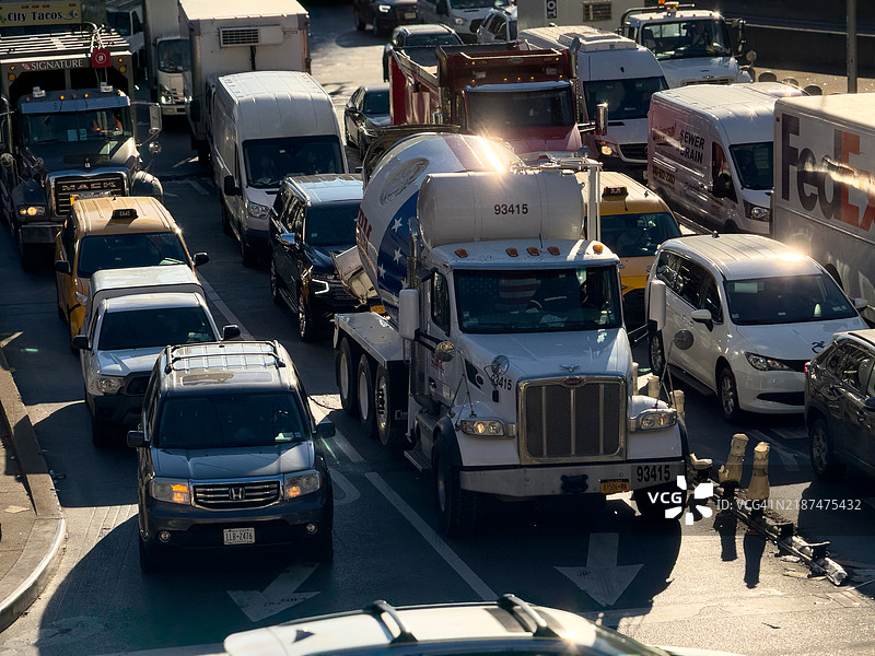 曼哈顿中城59街桥的高峰时段交通图片素材