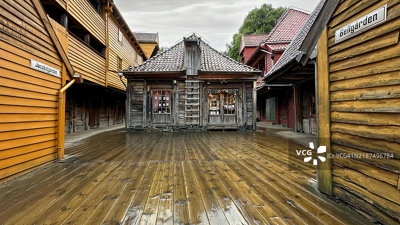 卑尔根港的木制仓库图片素材