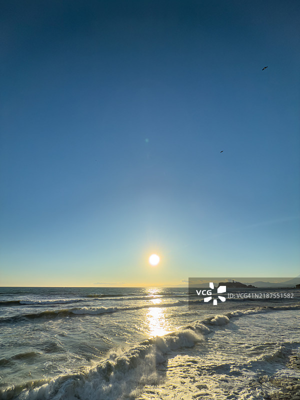 日本神奈川的日落海滩图片素材