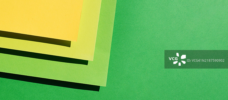 通用彩色背景。用于文本和图片的背景。纸质底色。留白空间。浅灰色、绿色和黄色的背景。图片素材