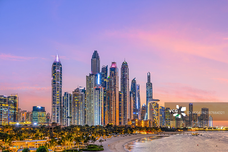 阿联酋迪拜码头日落景色图片素材