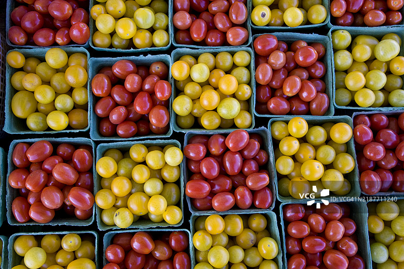 农贸市场上的樱桃番茄图片素材