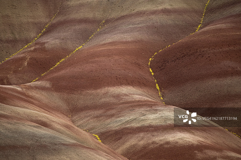 古老的火山灰为俄勒冈州的荒地景观染上色彩图片素材