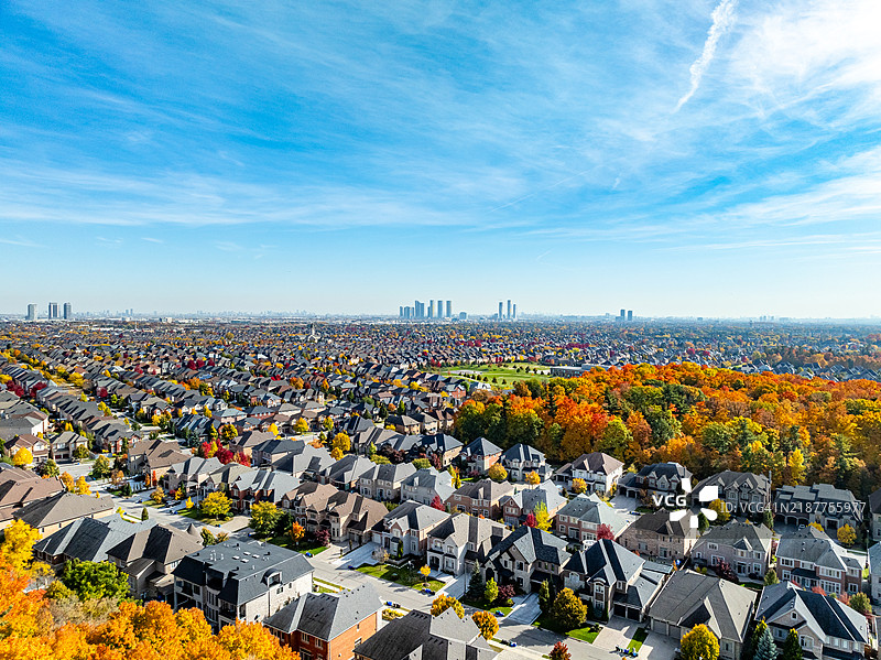 加拿大沃恩伍德布里奇的松村大道的维洛尔村和科特赖特保护中心图片素材